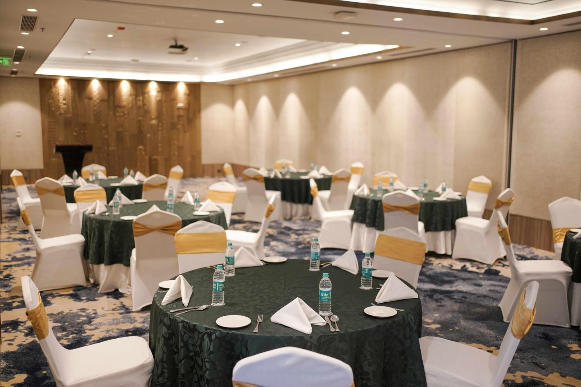 Port Muziris, A Tribute Portfolio Hotel By Marriott Kochi Exterior foto